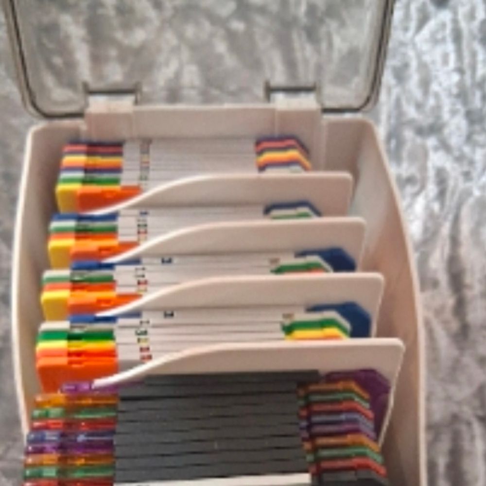 Rotating Color-Coded Index Card Holder - Picture 6 of 9